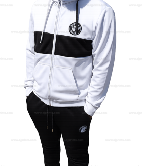 SPORTY TRACKSUIT